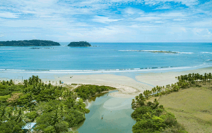 Image of a beach in Costa Rica.